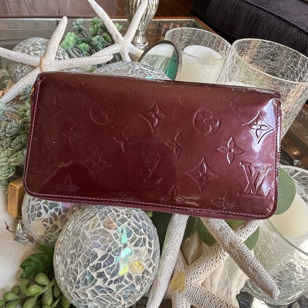 Louis Vuitton Burgundy Vernis Clutch zippy wallet monogram gold zipper and clean